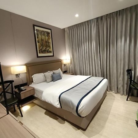 Hotel Highway Inn Andheri East Mumbai  Buitenkant foto