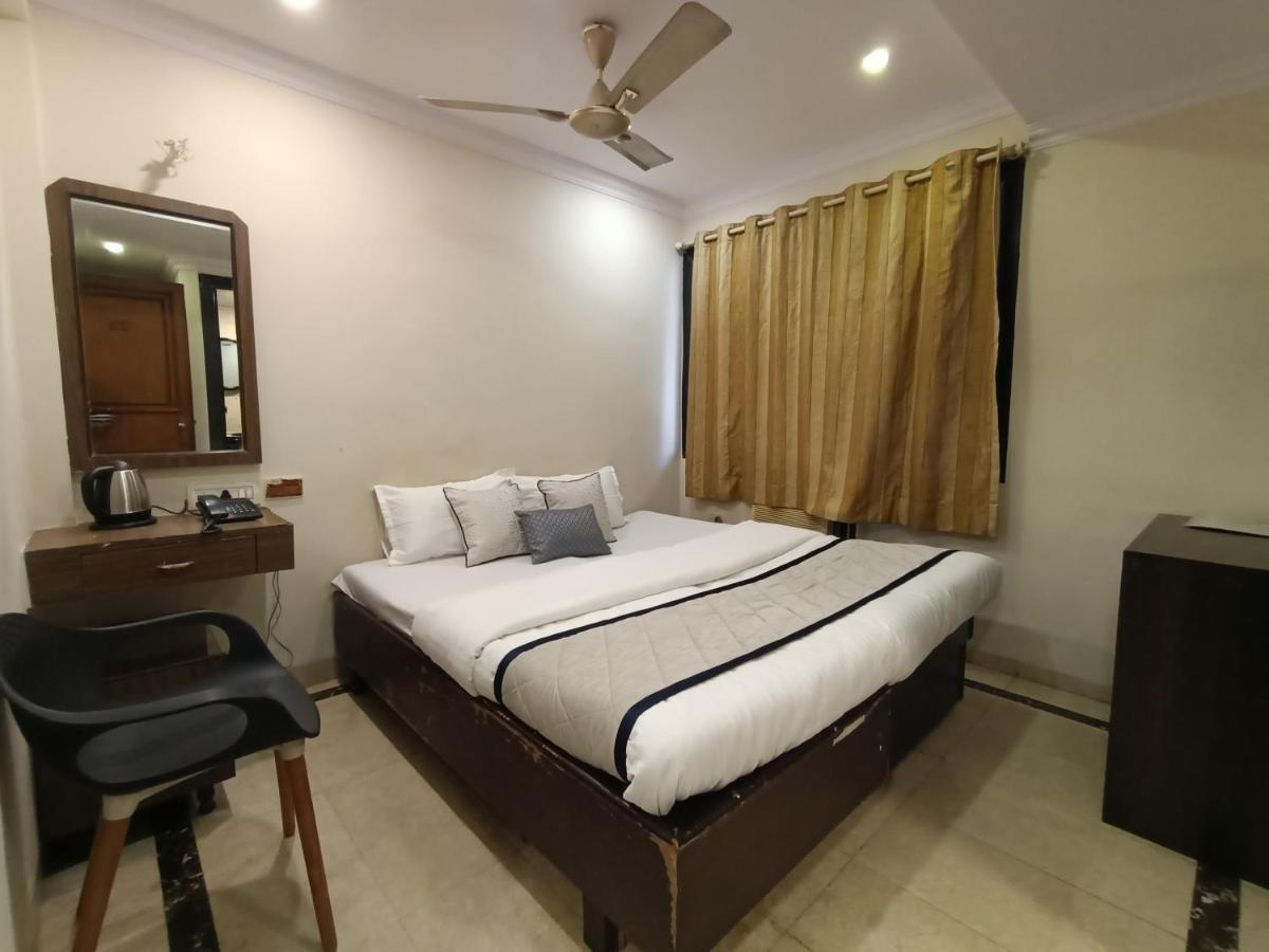 Hotel Highway Inn Andheri East Mumbai  Buitenkant foto