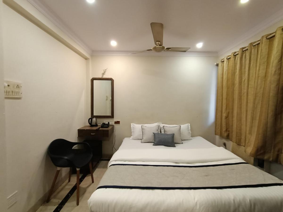 Hotel Highway Inn Andheri East Mumbai  Buitenkant foto