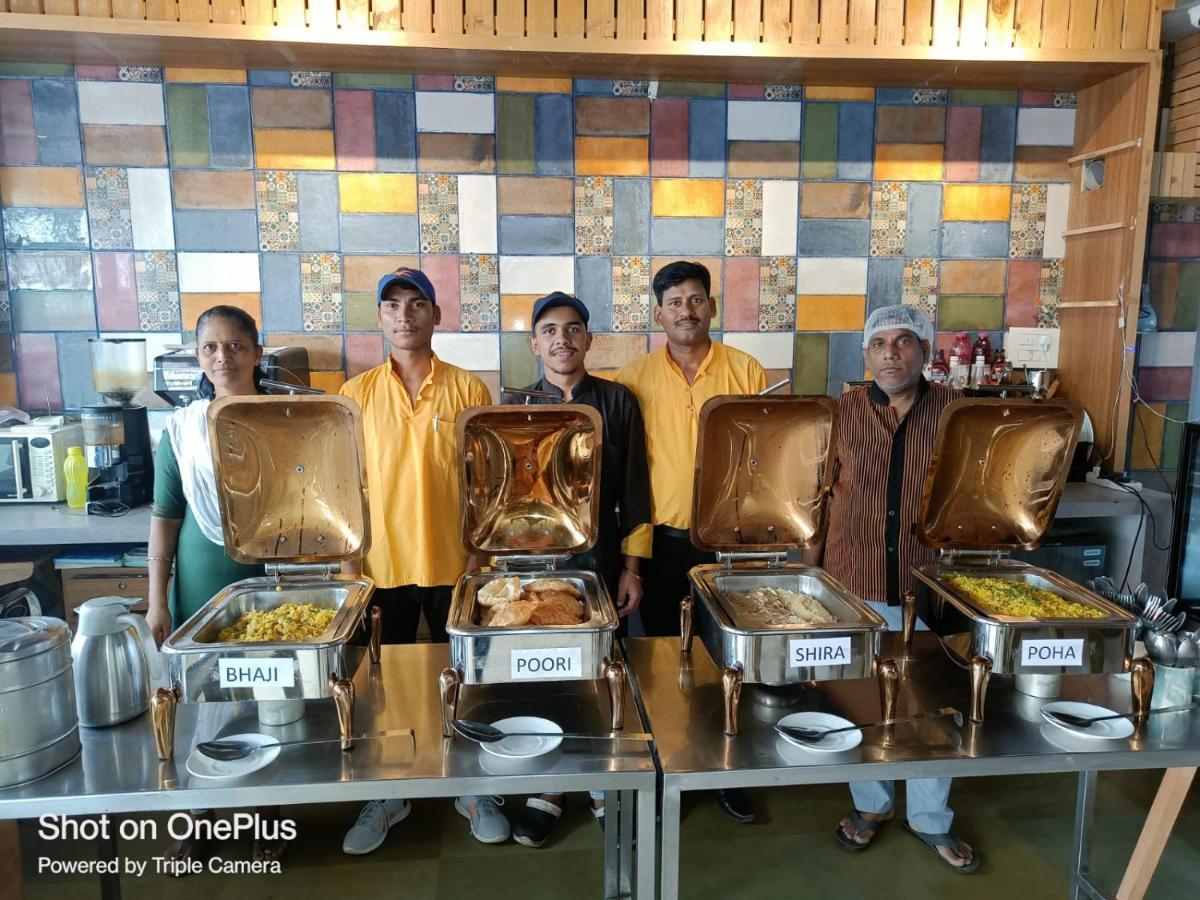 Hotel Highway Inn Andheri East Mumbai  Buitenkant foto