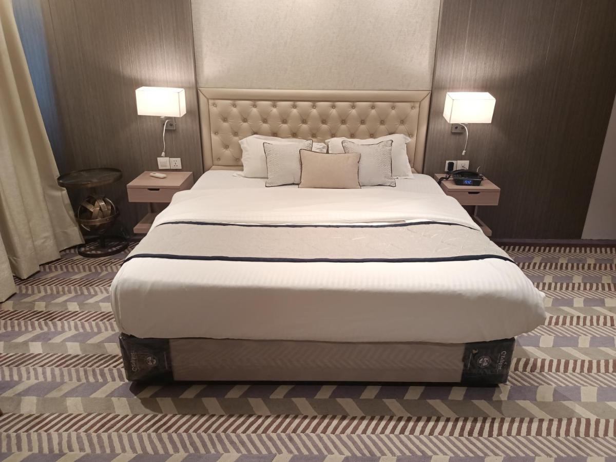 Hotel Highway Inn Andheri East Mumbai  Buitenkant foto