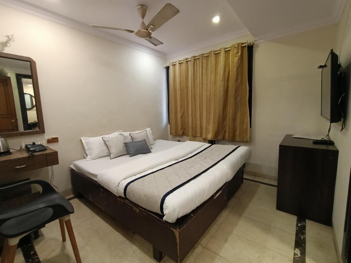 Hotel Highway Inn Andheri East Mumbai  Buitenkant foto