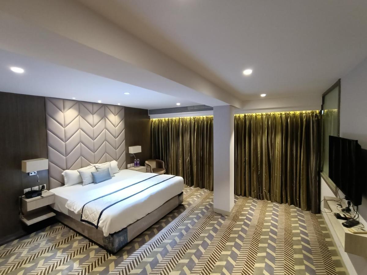 Hotel Highway Inn Andheri East Mumbai  Buitenkant foto