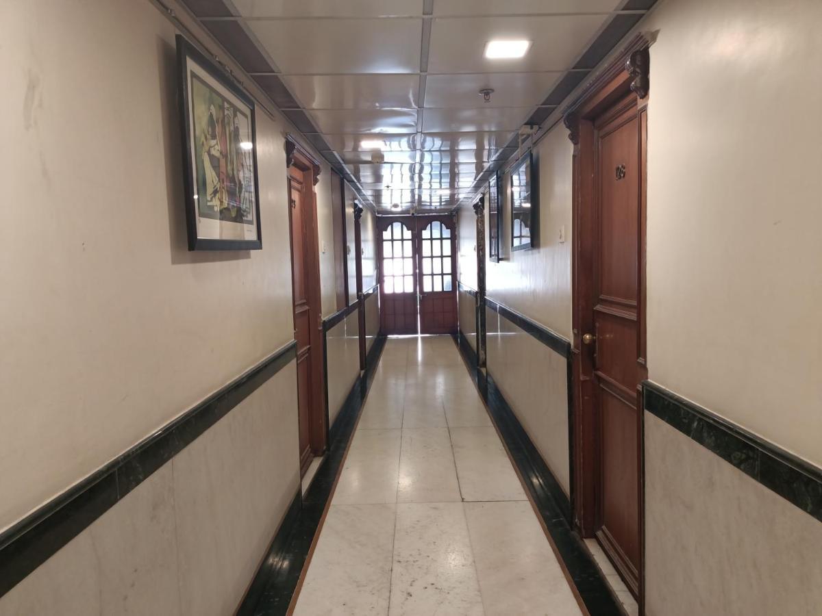 Hotel Highway Inn Andheri East Mumbai  Buitenkant foto