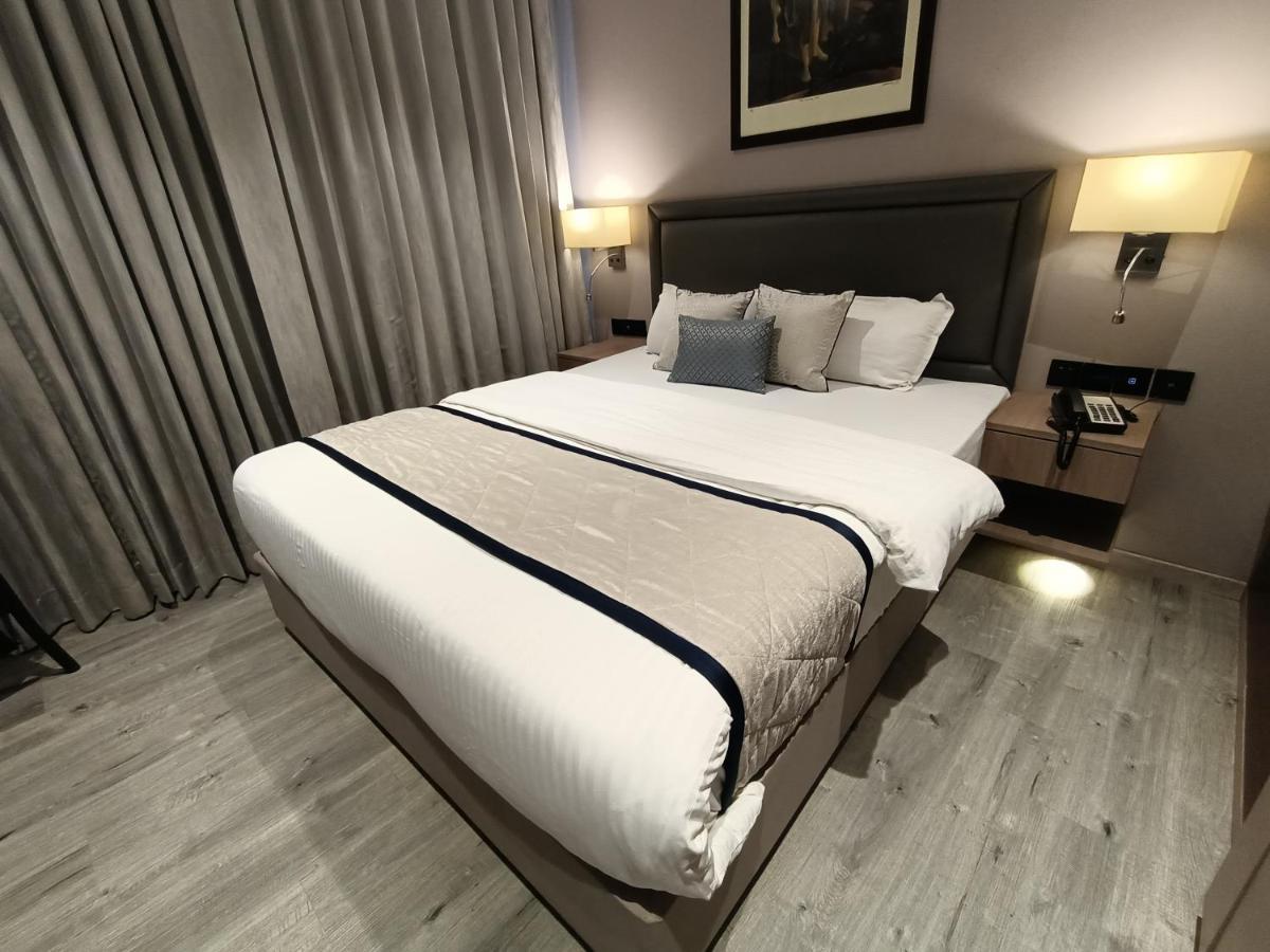 Hotel Highway Inn Andheri East Mumbai  Buitenkant foto