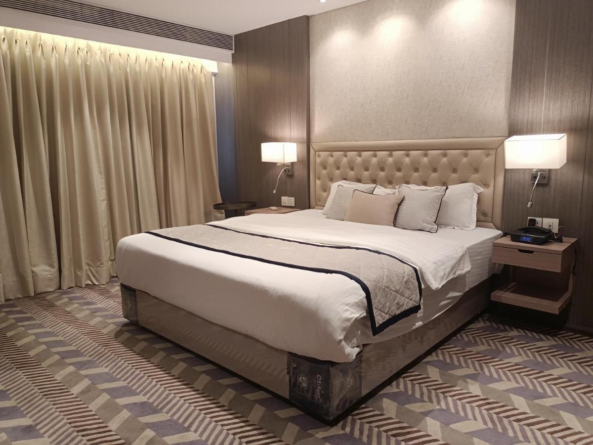 Hotel Highway Inn Andheri East Mumbai  Buitenkant foto