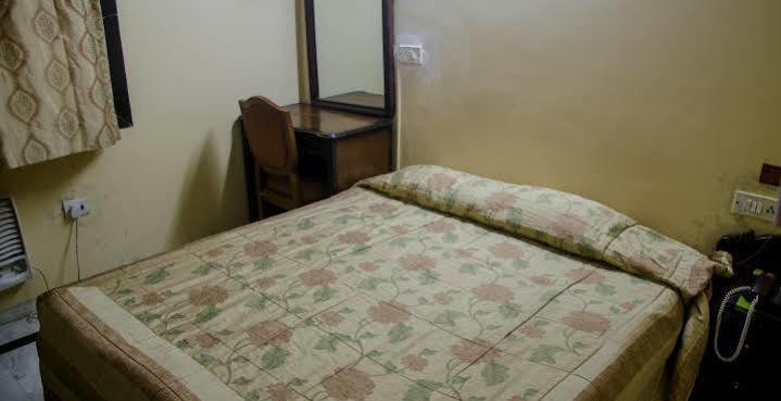 Hotel Highway Inn Andheri East Mumbai  Buitenkant foto